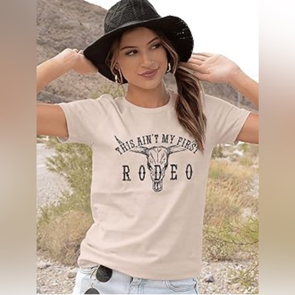 This Ain’t My First Rodeo Black T-shirt Women’s size Large Black Graphic Tee - Picture 2 of 10